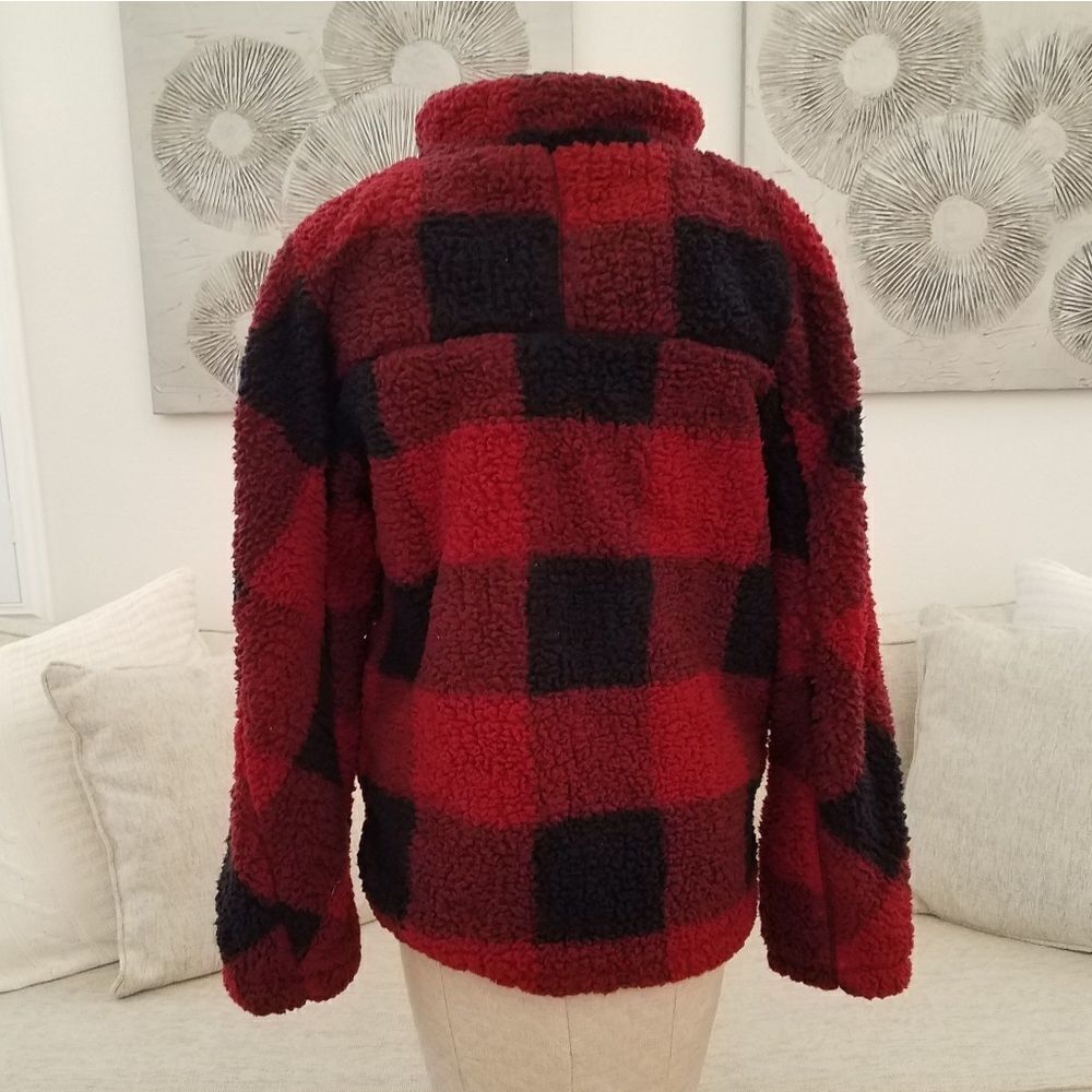 Thread & Supply Wubby Fleece Pullover - Picture 6 of 8
